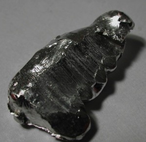 Indium is essential for smartphone touch screens, LCD flat-panel display screens, and LEDs and makes up 0.000016% of the earth’s crust. Image courtesy of Theodore W. Gray. 