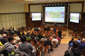 After enjoying demonstrations set up in the second floor hallway of Sterling Chemistry Lab, children and their parents take a seat in the lecture hall for an exciting talk by a Yale science faculty member. Photo by Suryabrata Dutta.